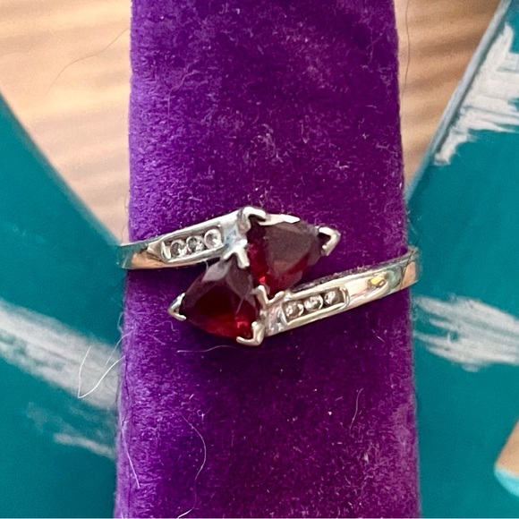 10K Gold and Garnet Ring - Picture 2 of 5